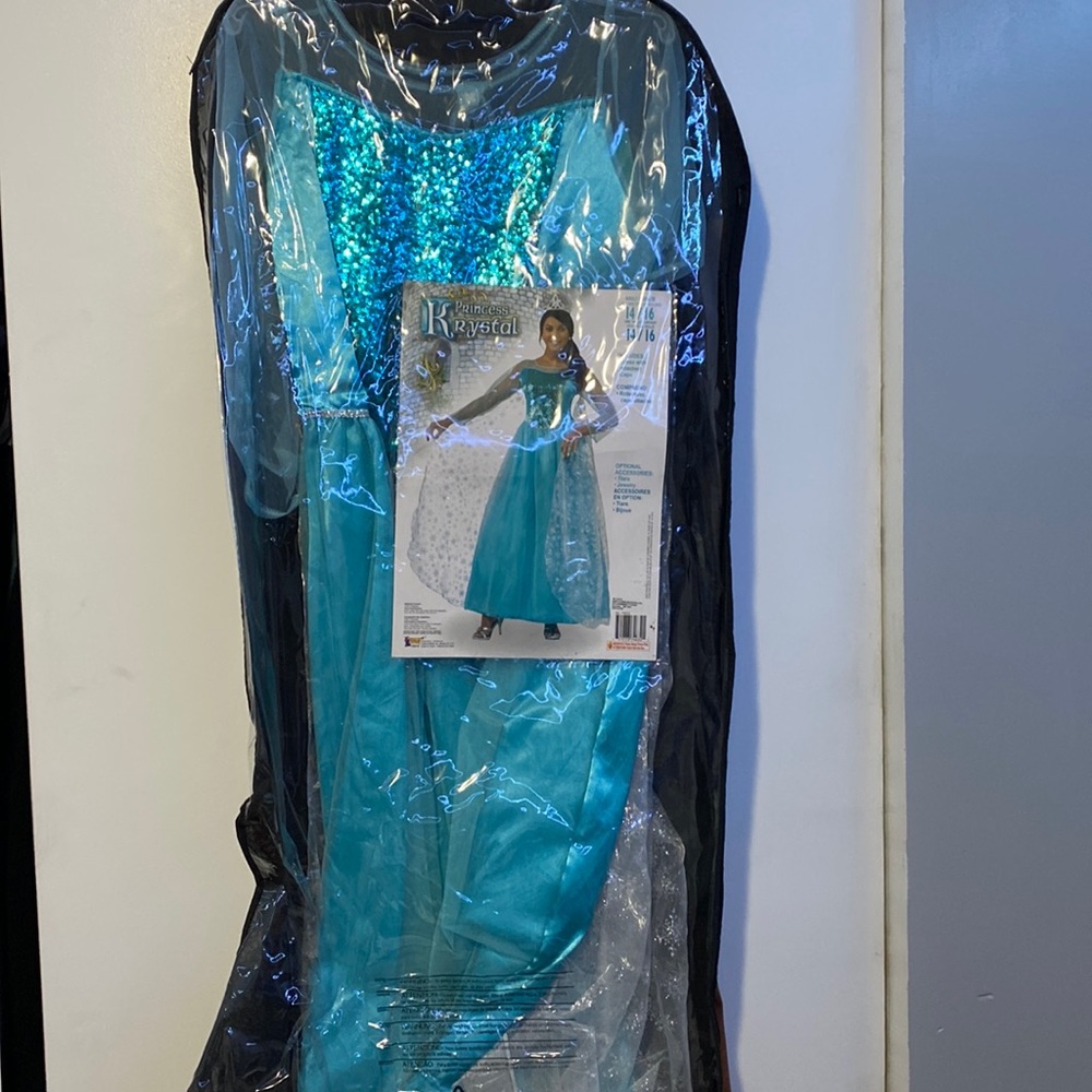 One size fit Princess Krystal Costume